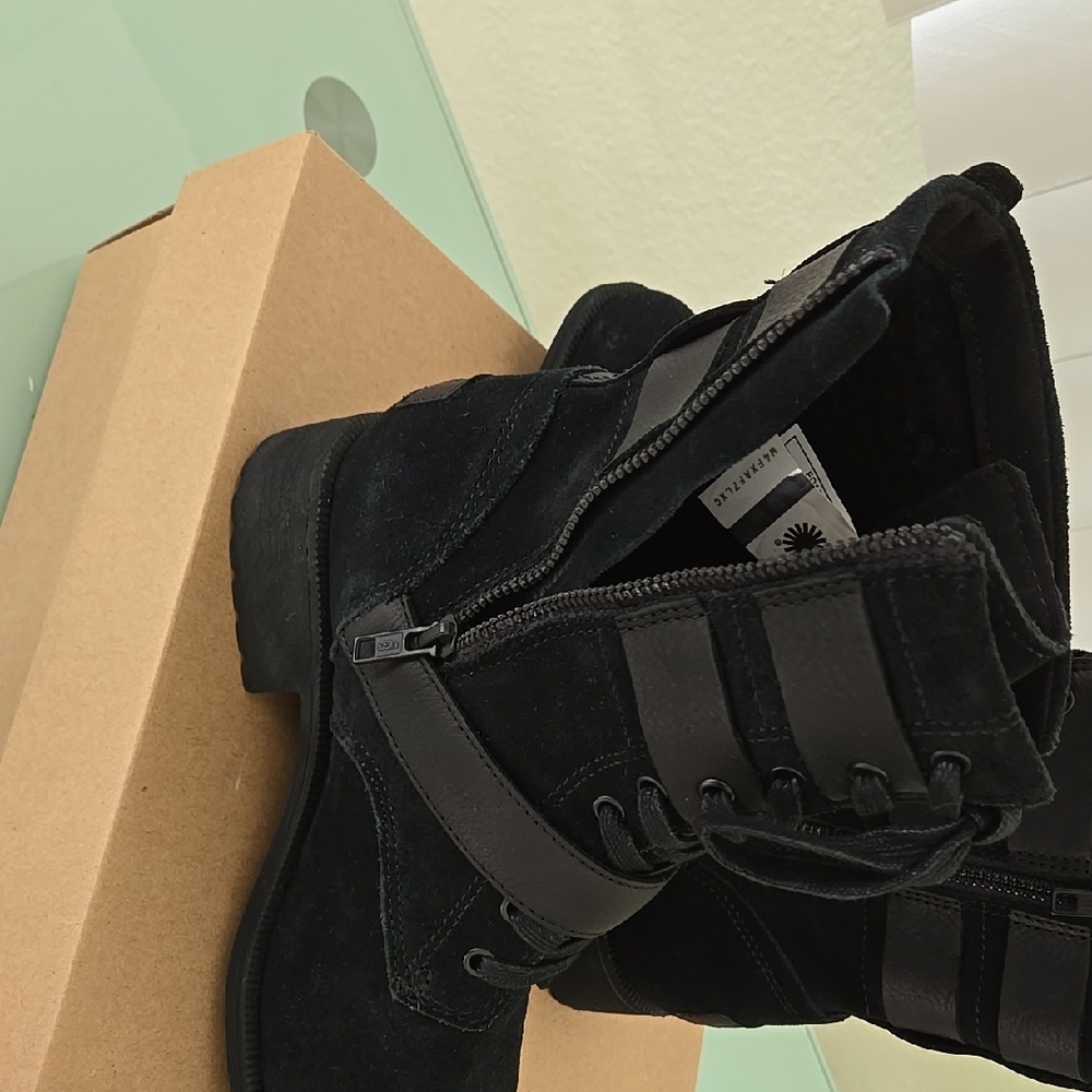 UGG Zia Black Suede Boots Sherpa Lined NWT 7.5 Womens - Picture 10 of 13